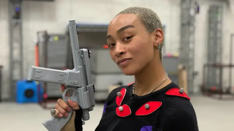 Tati Gabrielle durante as filmagens de Intergalactic The Heretic Prophet